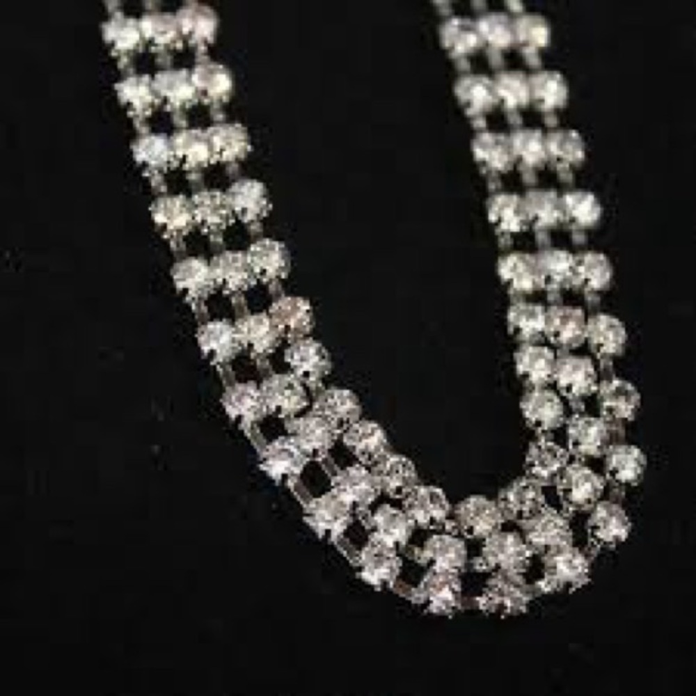 Elegant Silver Rhinestone Bracelet - Picture 9 of 9